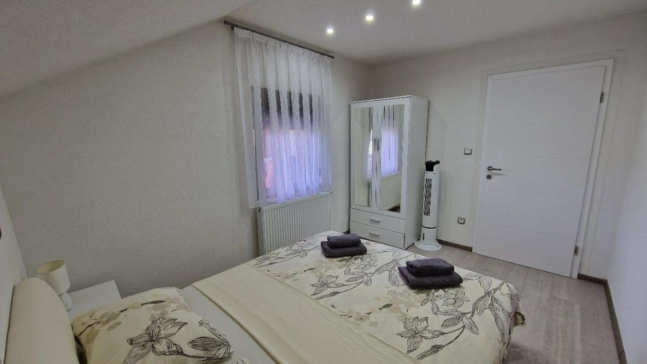 House Boketto Hotel Кореница Екстериор снимка